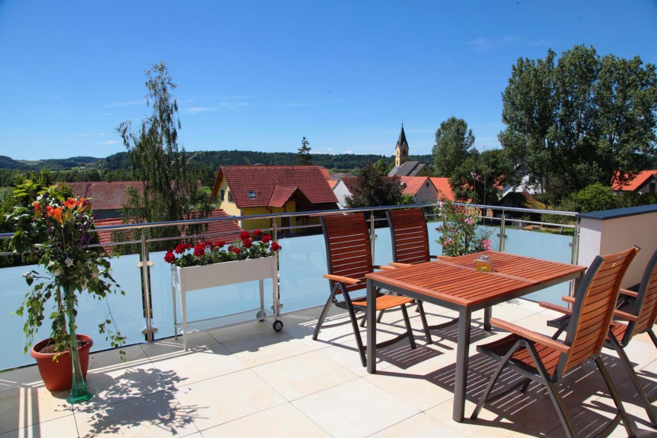 Hotel & Fruehstueckspension Raabtal Feldbach  Exterior photo